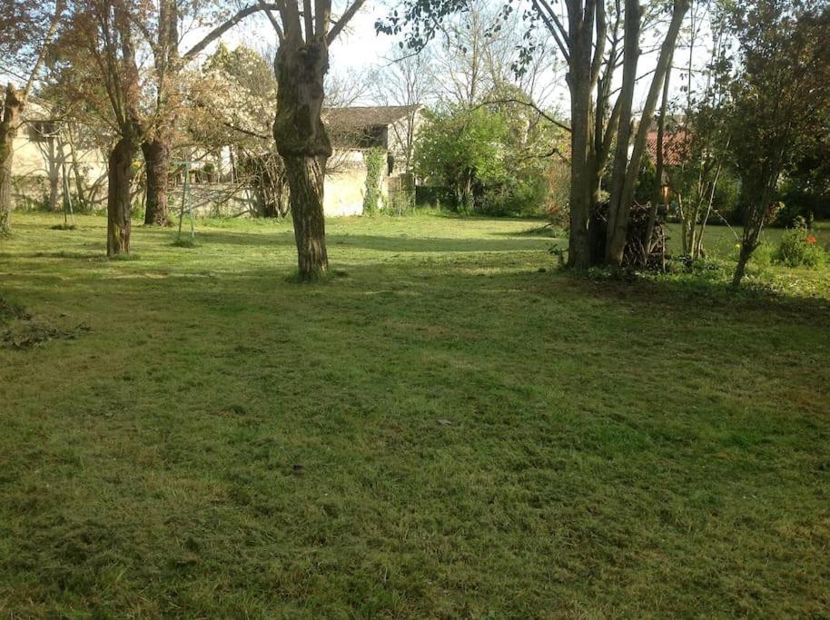 Ancien Presbytere Au Coeur Du Village Mauvezin  Exterior photo