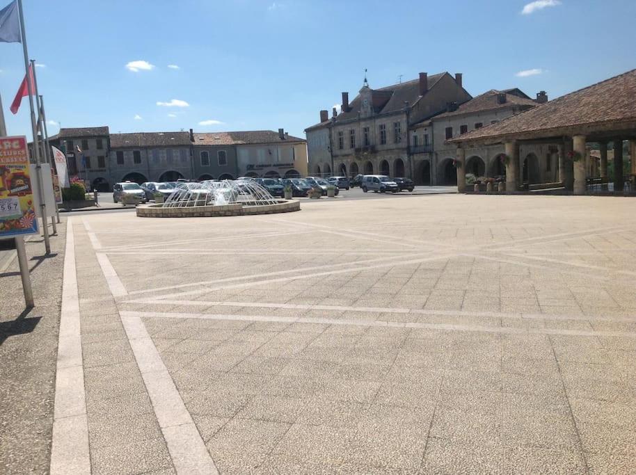 Ancien Presbytere Au Coeur Du Village Mauvezin  Exterior photo
